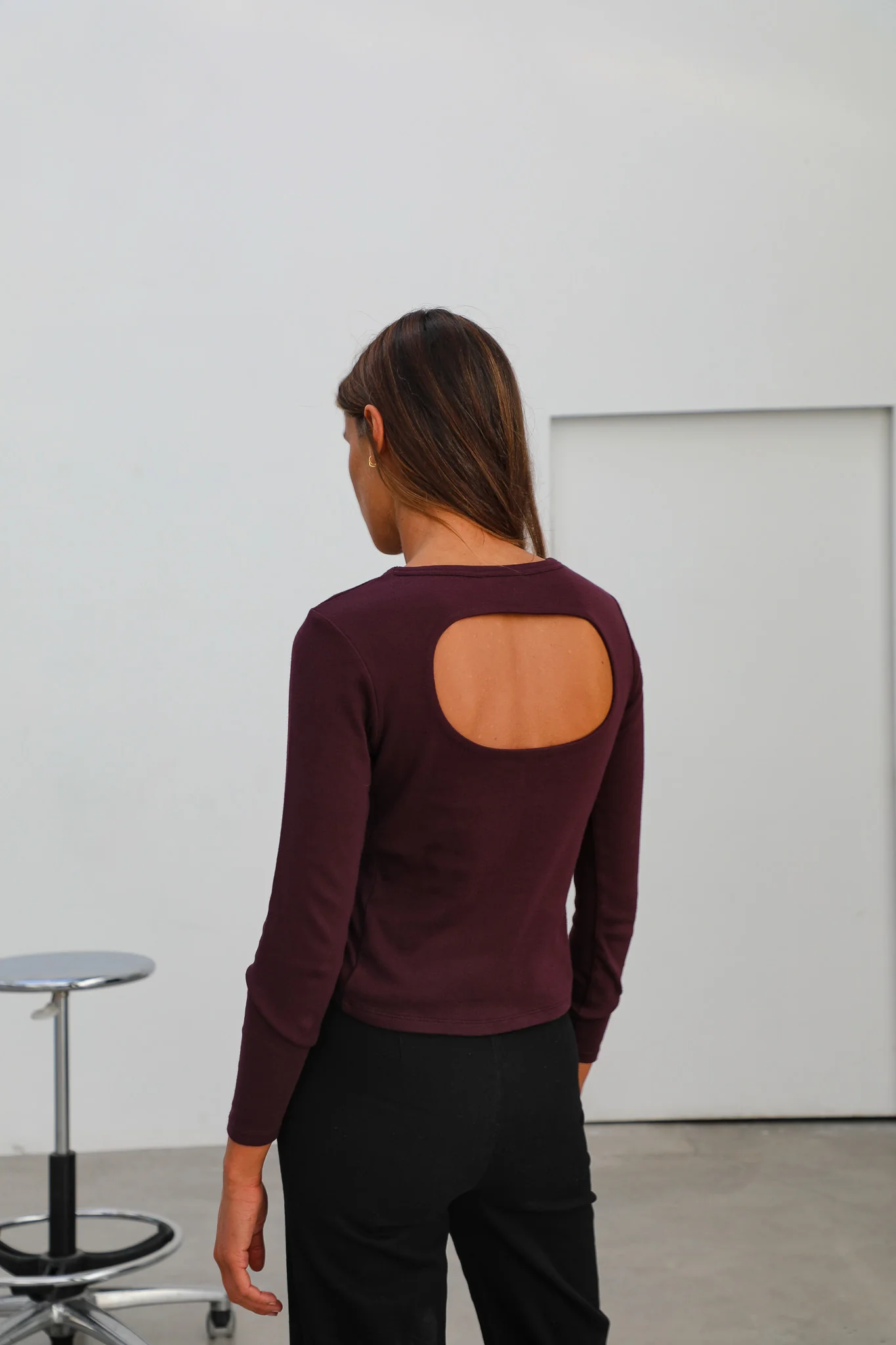 Back Hole Long T-Shirt Burgundy - Image 12