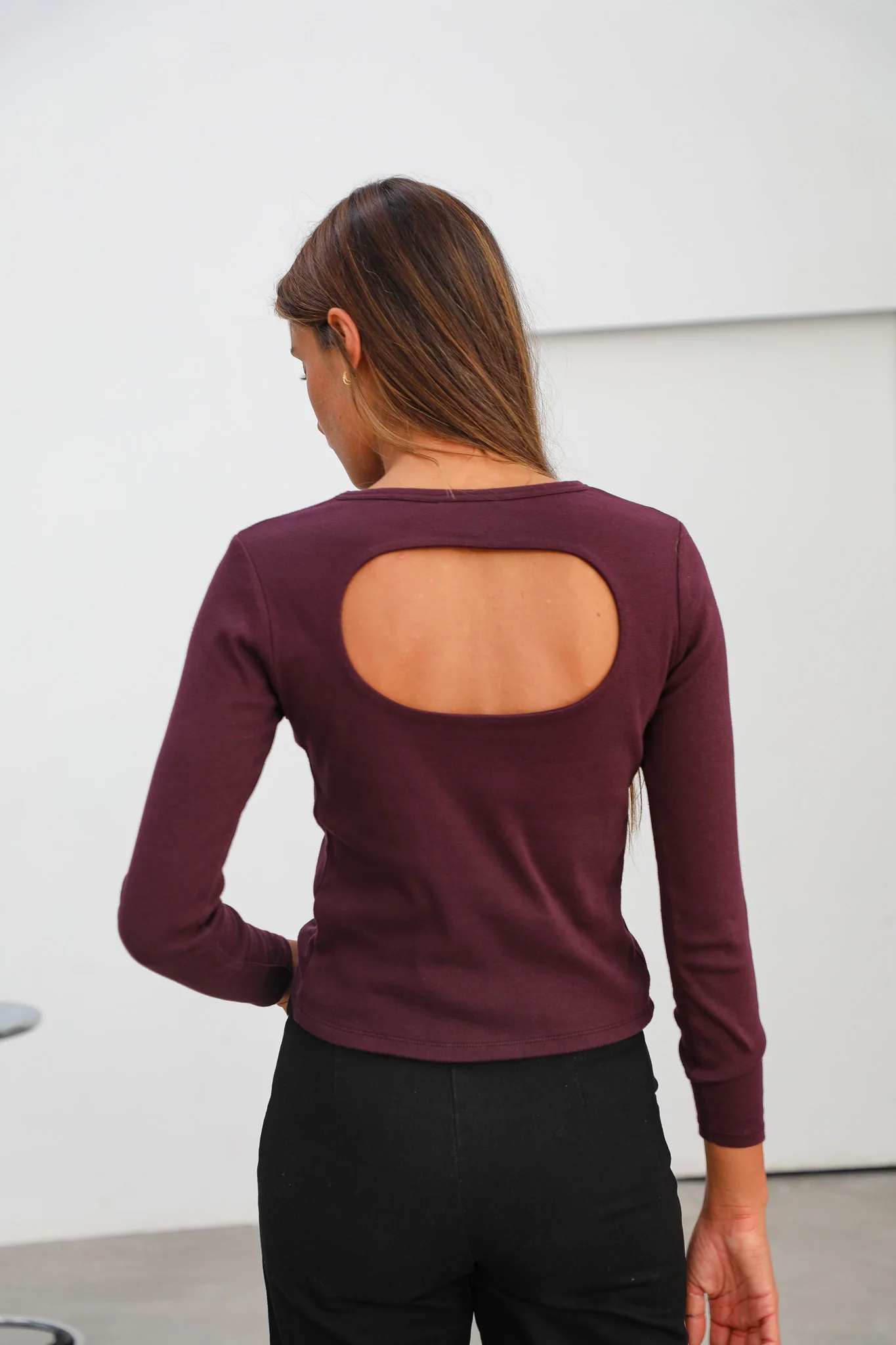 Back Hole Long T-Shirt Burgundy - Image 7