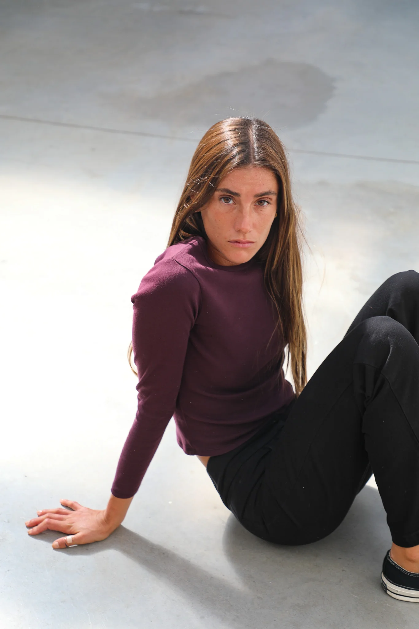 Back Hole Long T-Shirt Burgundy - Image 8