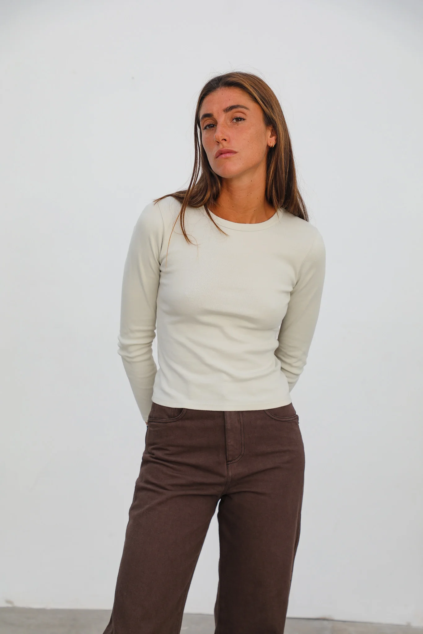 Back Hole Long T-Shirt White - Image 5