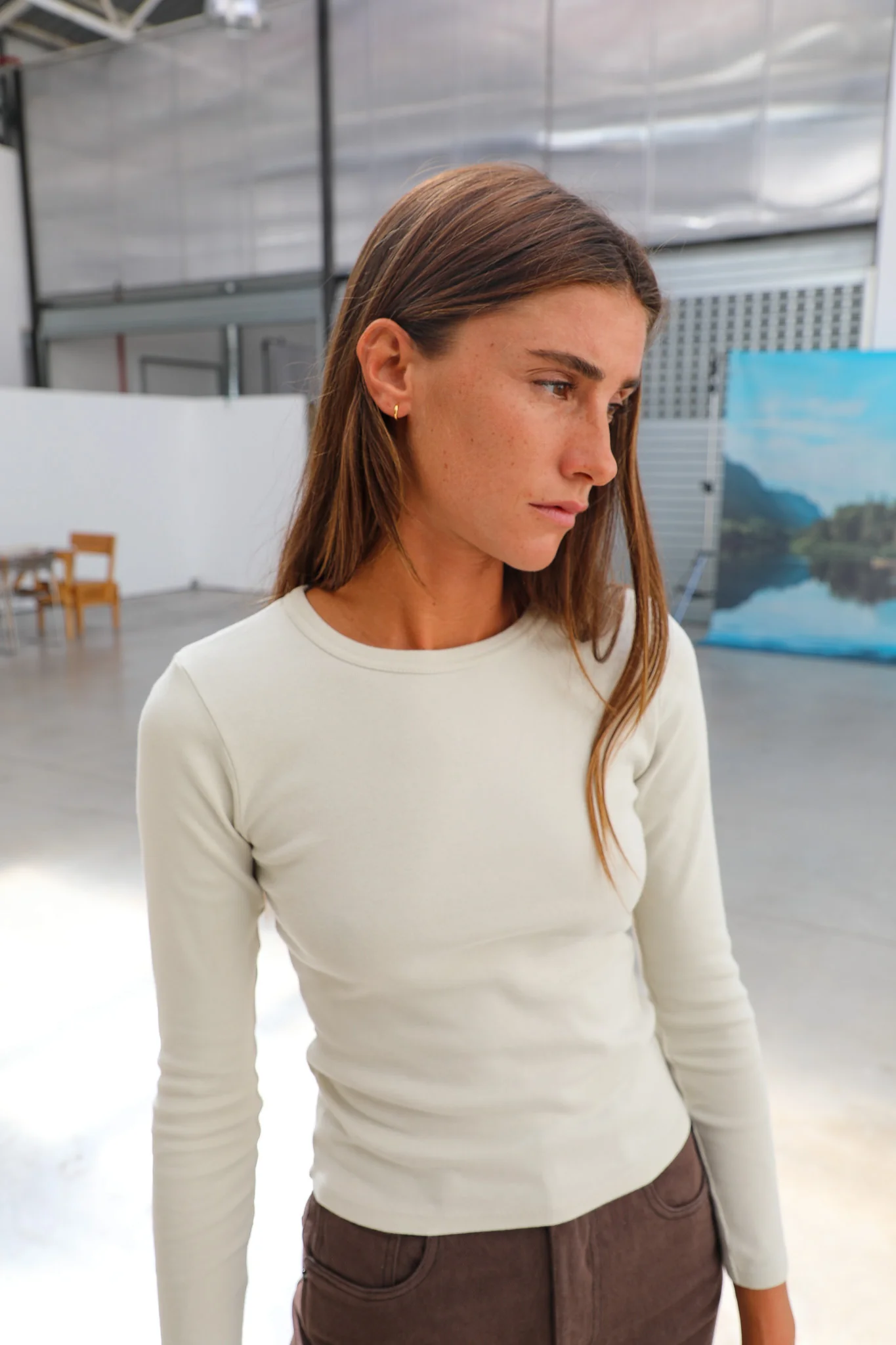 Back Hole Long T-Shirt White - Image 8