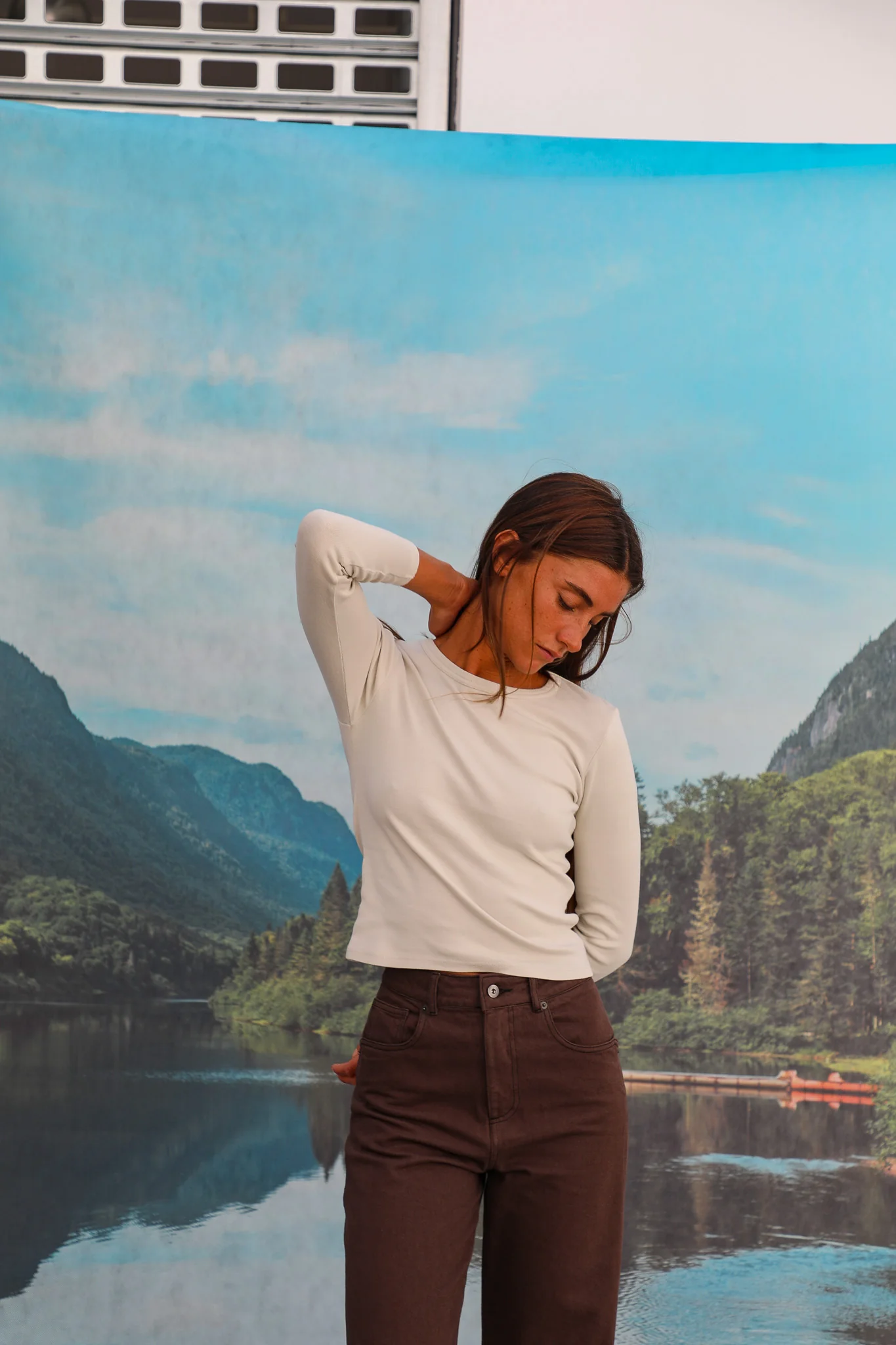 Back Hole Long T-Shirt White - Image 9