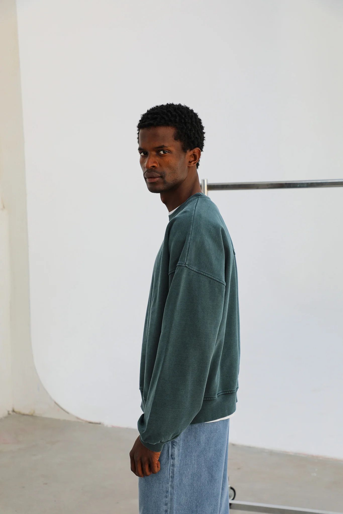 Back Pocket Sweatshirt Green - Image 4