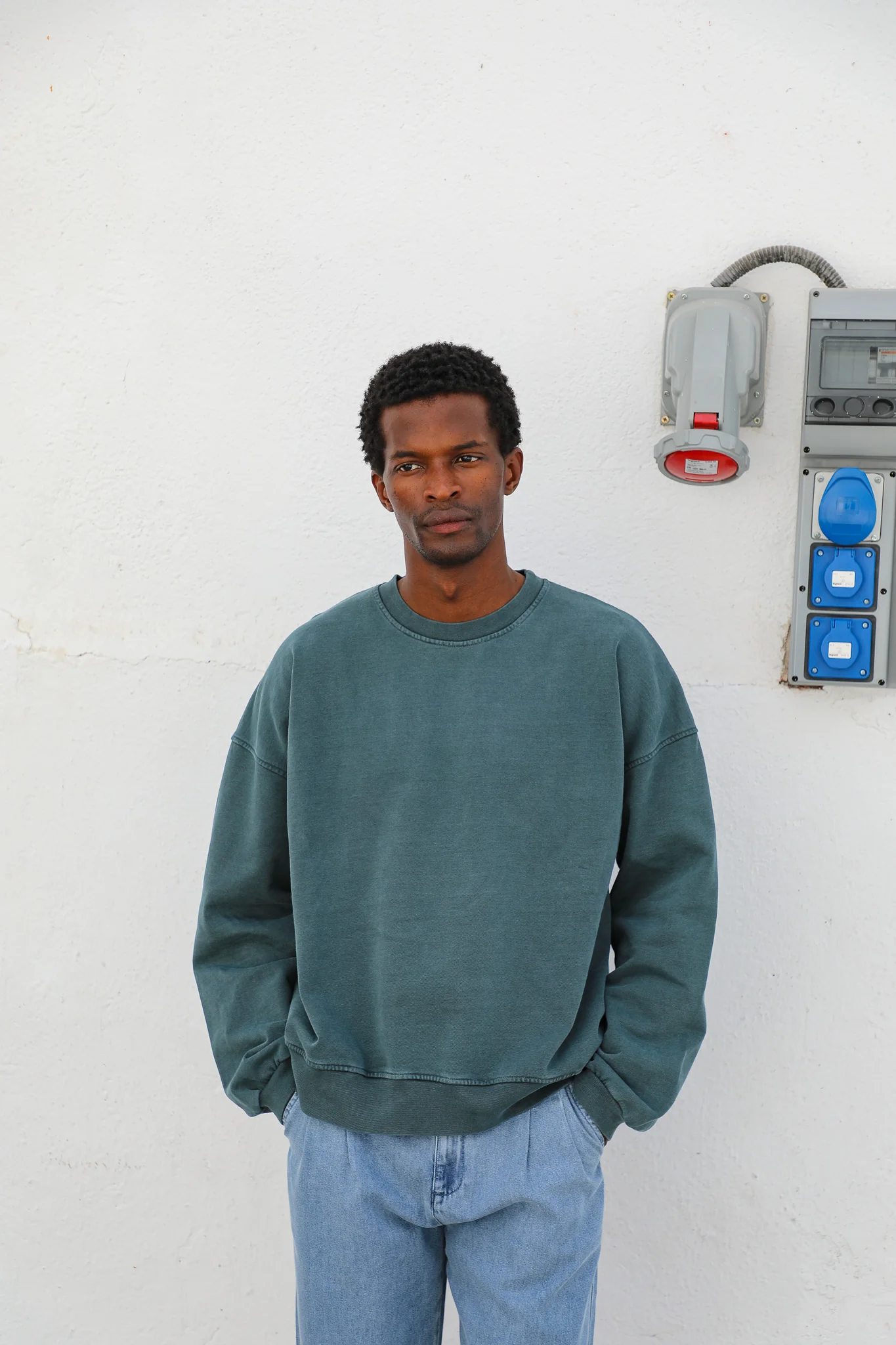 Back Pocket Sweatshirt Green - Image 8