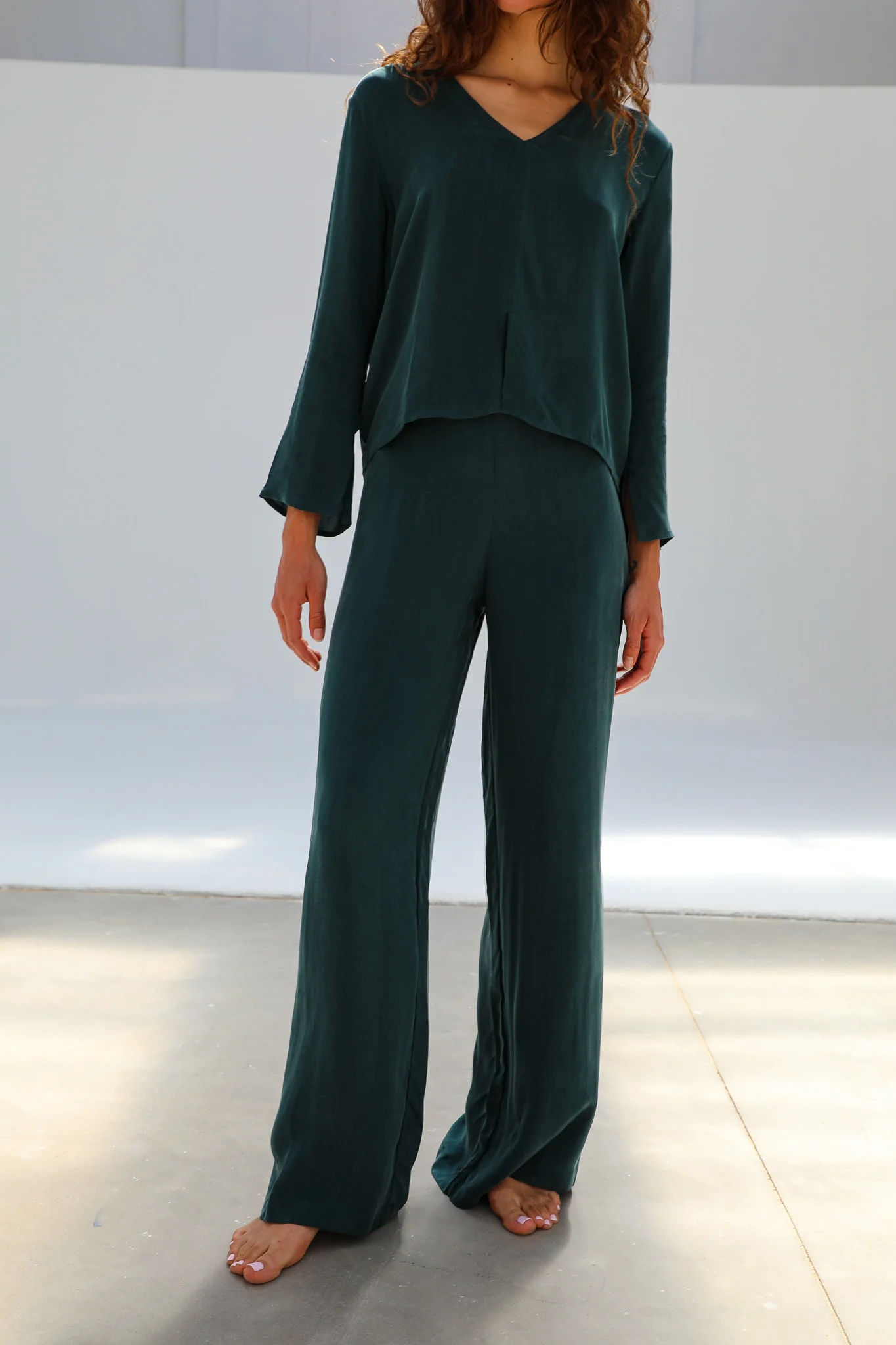 Flow Cupro Silk Pants Green - Image 4