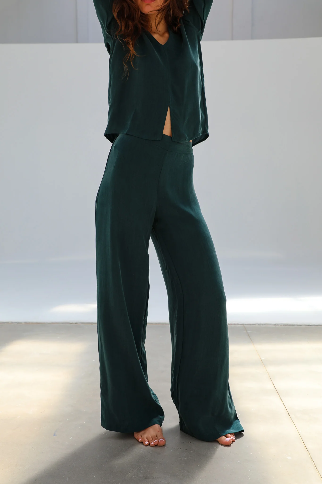 Flow Cupro Silk Pants Green - Image 5