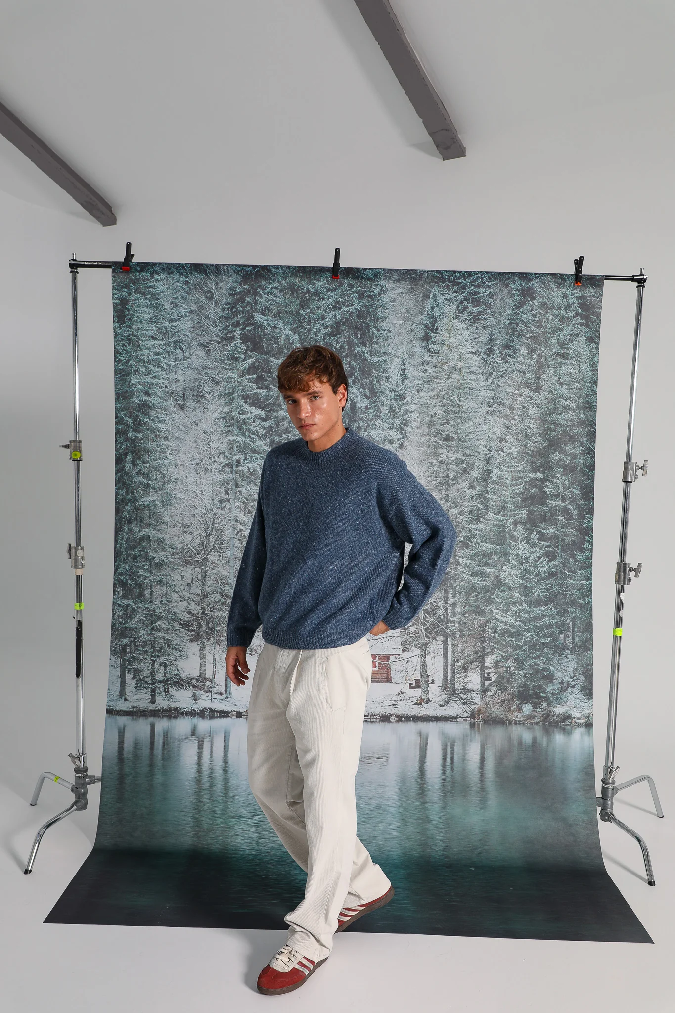 Round Knit Sweater Mottled Blue  - Image 3