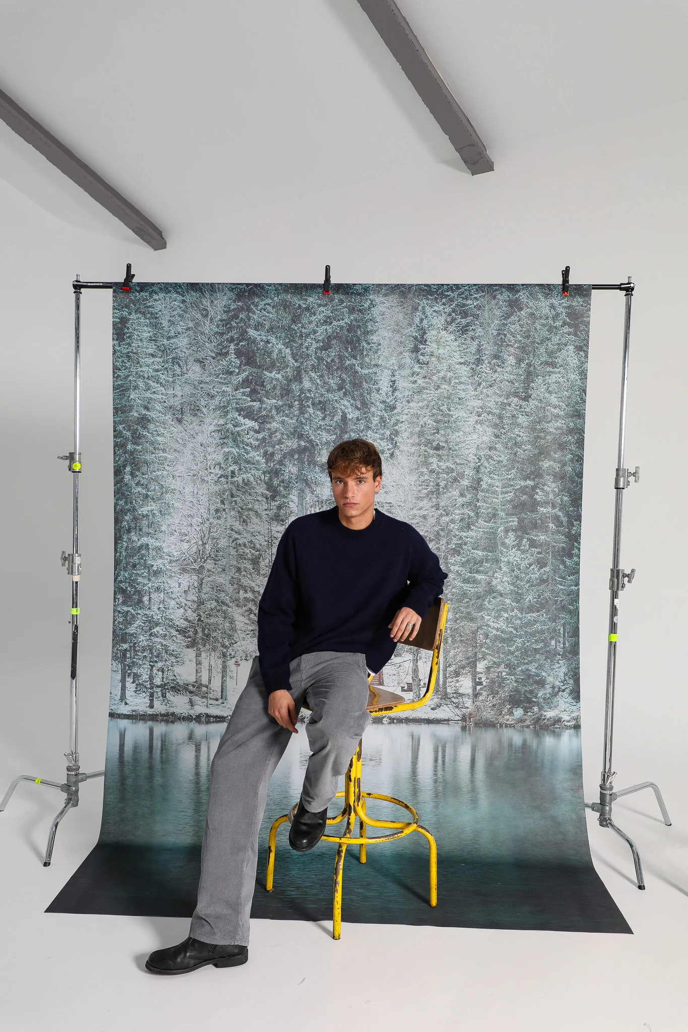 Round Knit Sweater Navy - Image 7