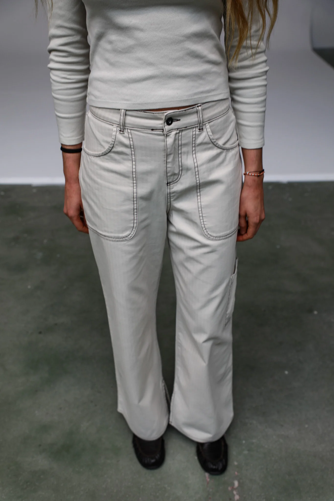 Seams Pocket Pants Beige - Image 10