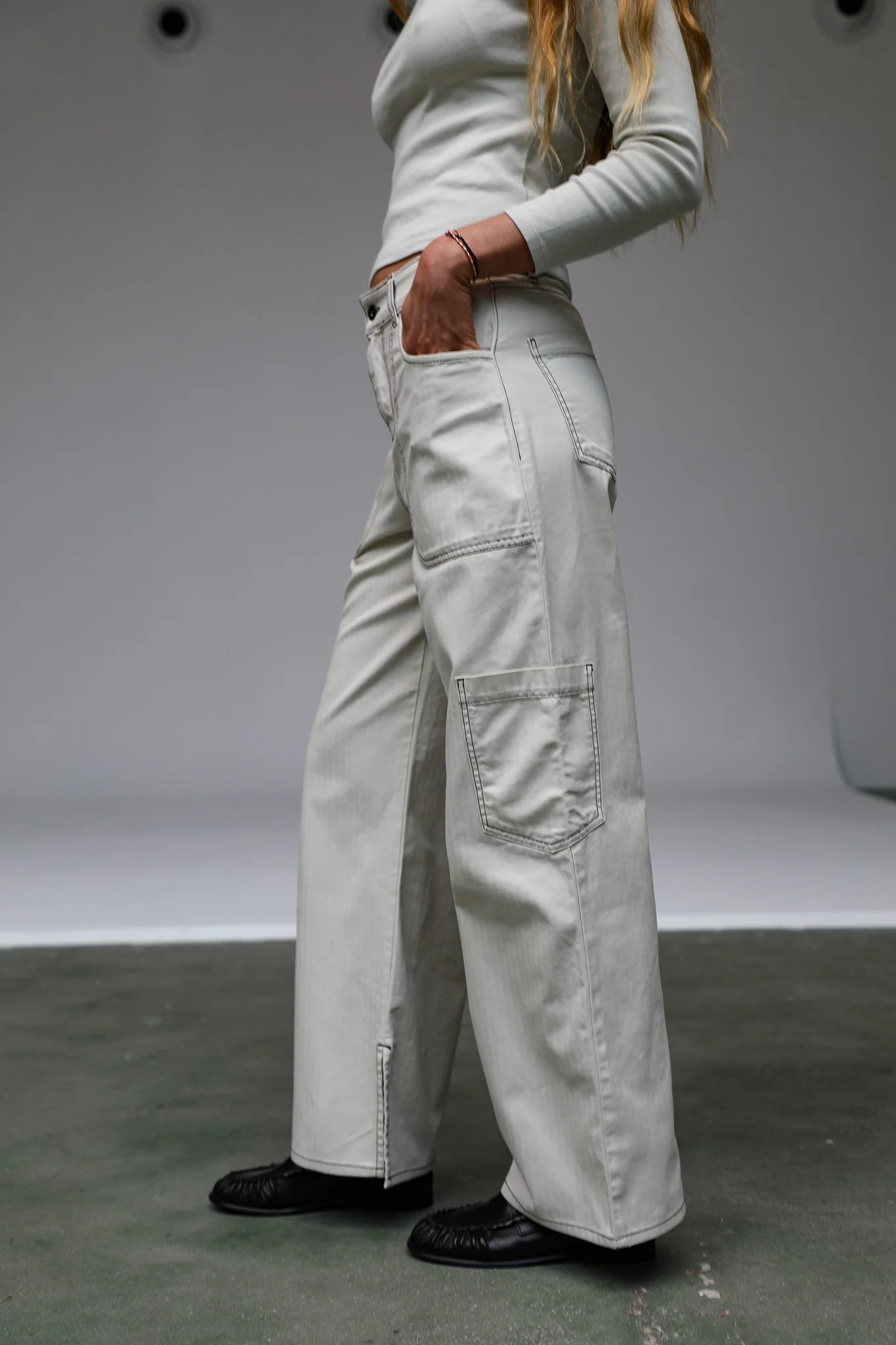 Seams Pocket Pants Beige - Image 6