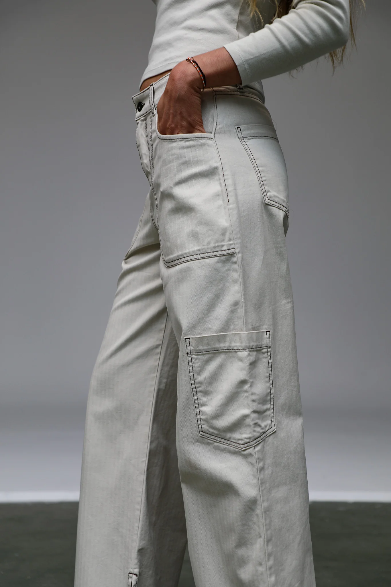 Seams Pocket Pants Beige - Image 8