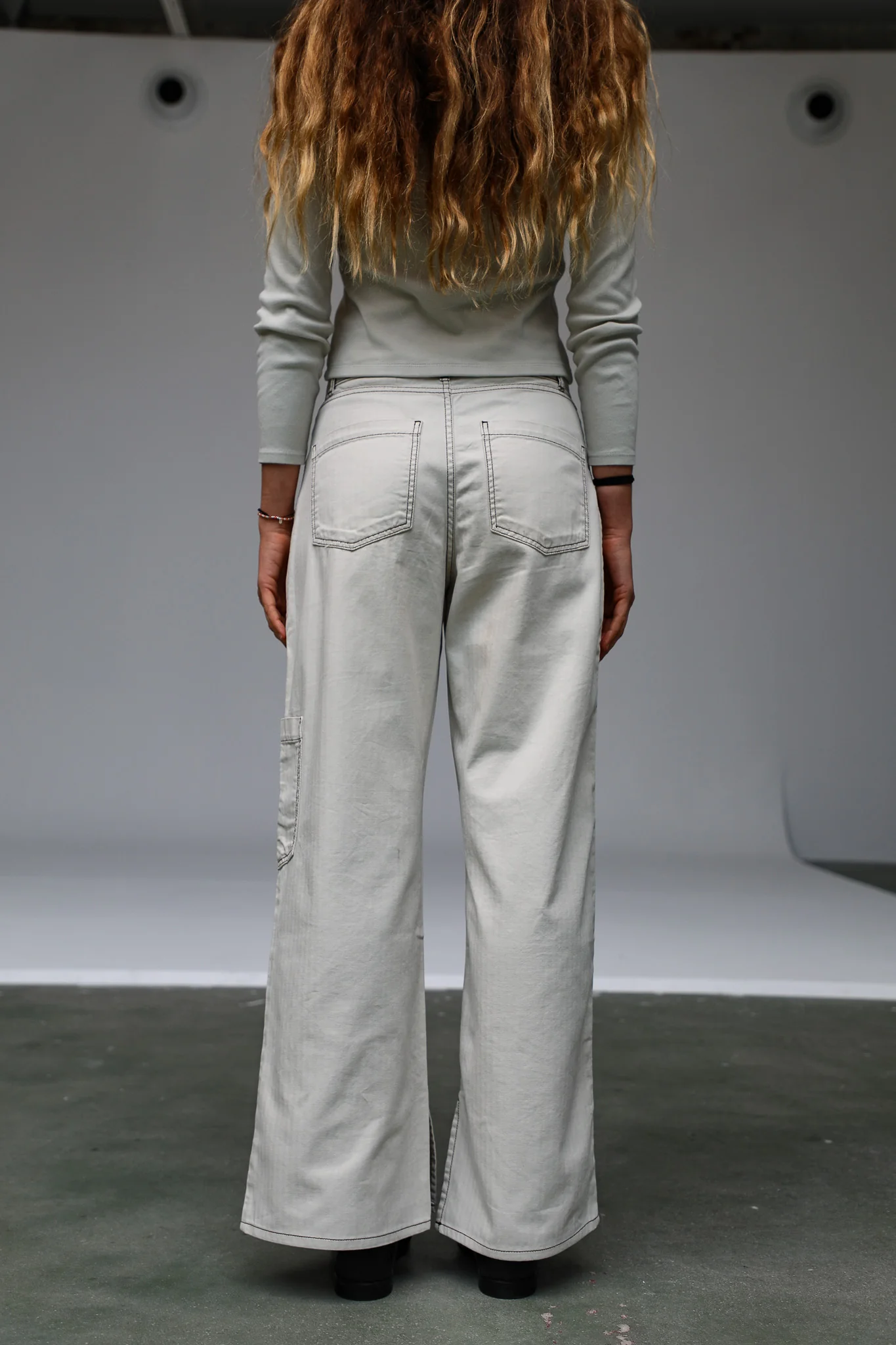 Seams Pocket Pants Beige - Image 9