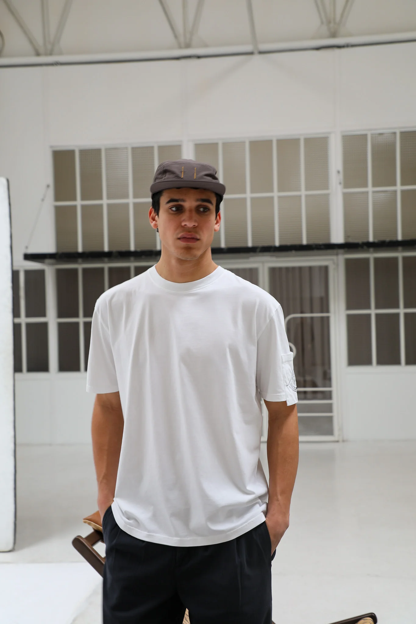 Trendy Pocket T-Shirt Detail White - Image 8